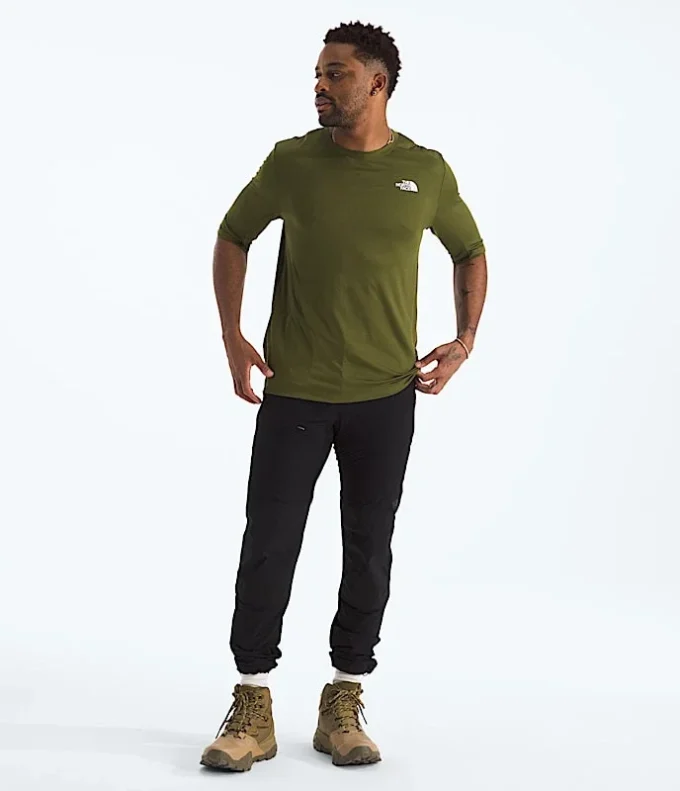 Men’s LIGHTRANGE™ Packable Short-Sleeve Tee Men’s LIGHTRANGE™ Packable Short-Sleeve Tee