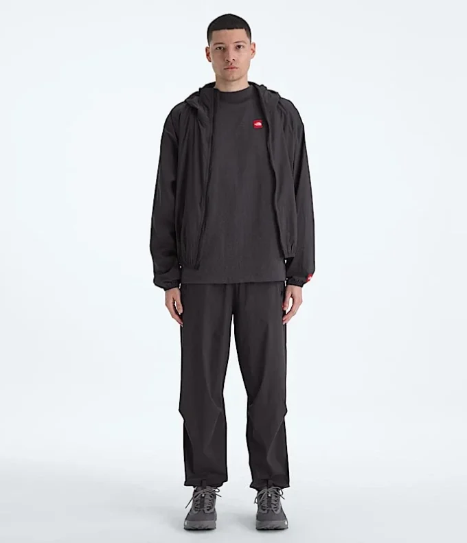 Men’s TNF™ Red Box Long-Sleeve Tee