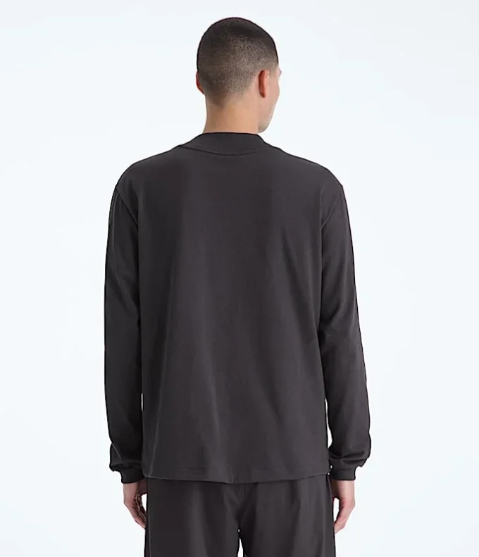 Men’s TNF™ Red Box Long-Sleeve Tee