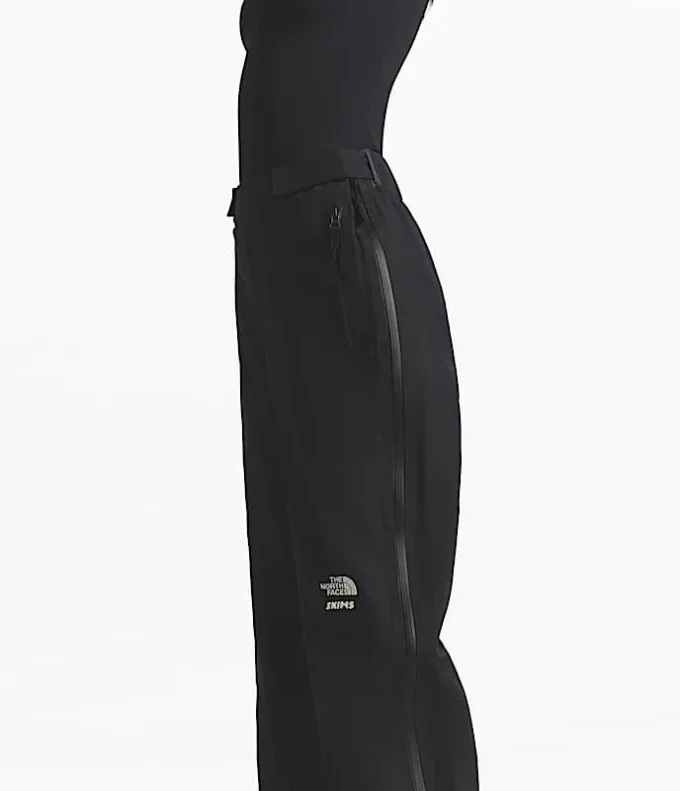 The North Face X SKIMS Women’s Seam Tape Pant The North Face X SKIMS Women’s Seam Tape Pant